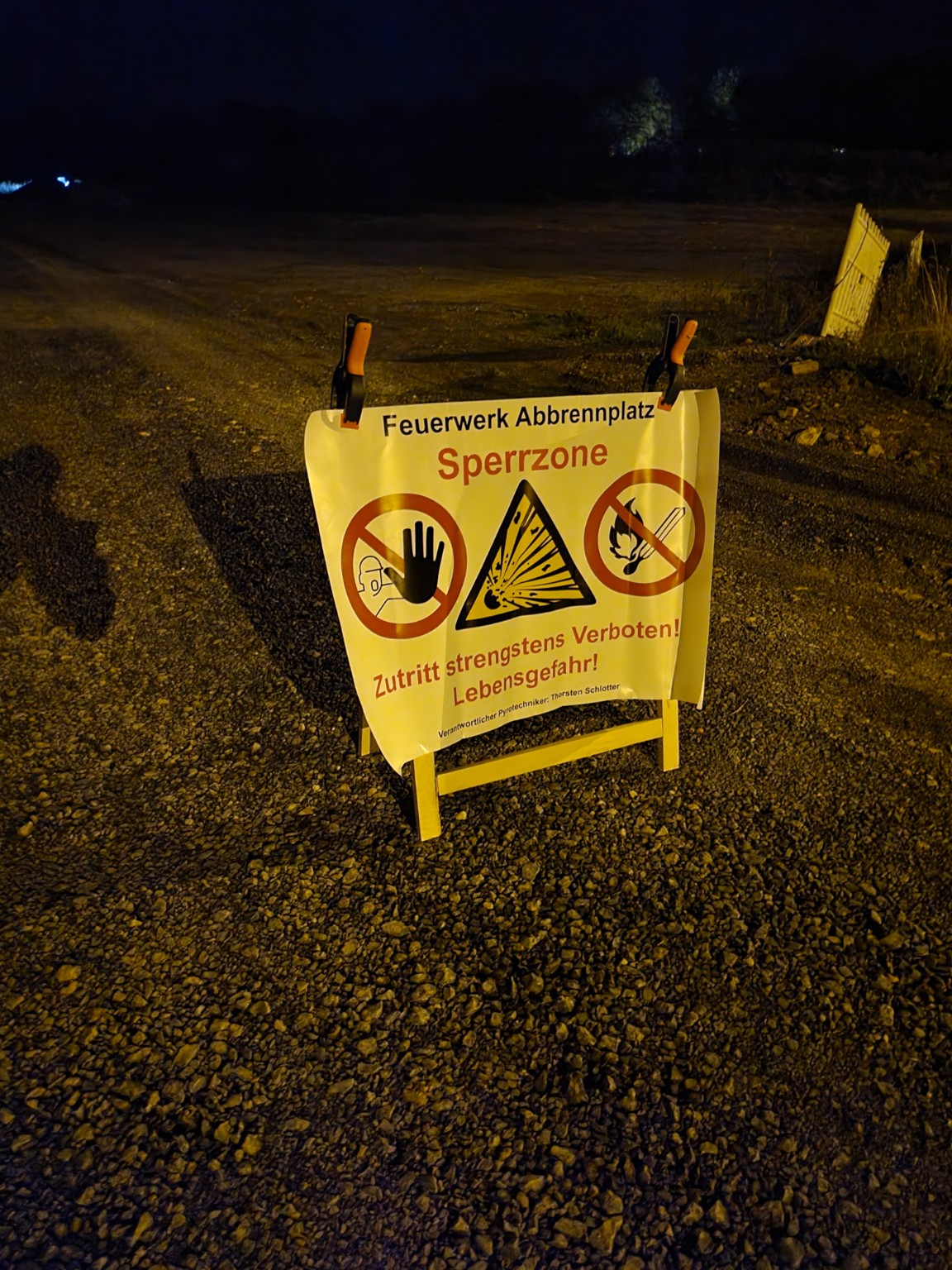 Abgesperrter Abbrennplatz für Feuerwerk